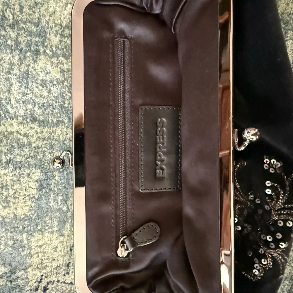 Express Clutch